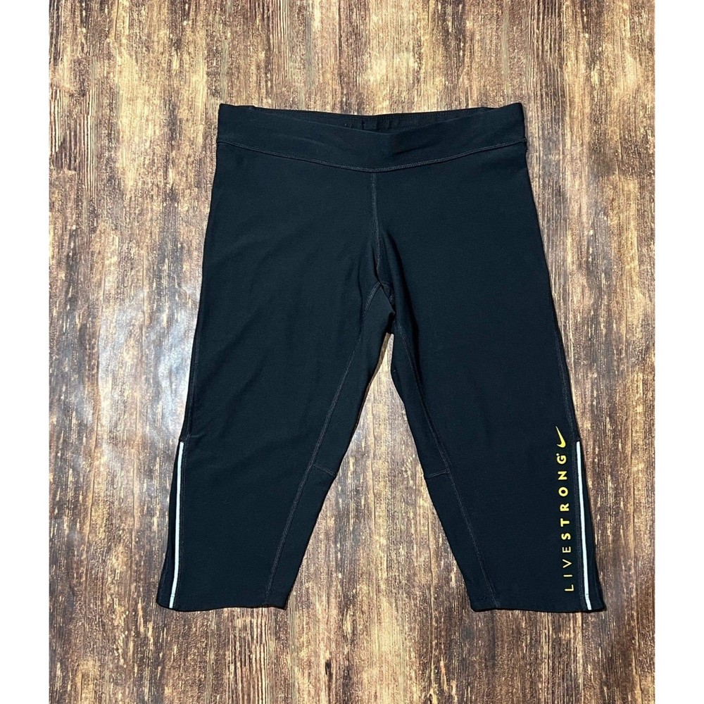 Nike Women’s Livestrong Capri Leggings size MEDIUM